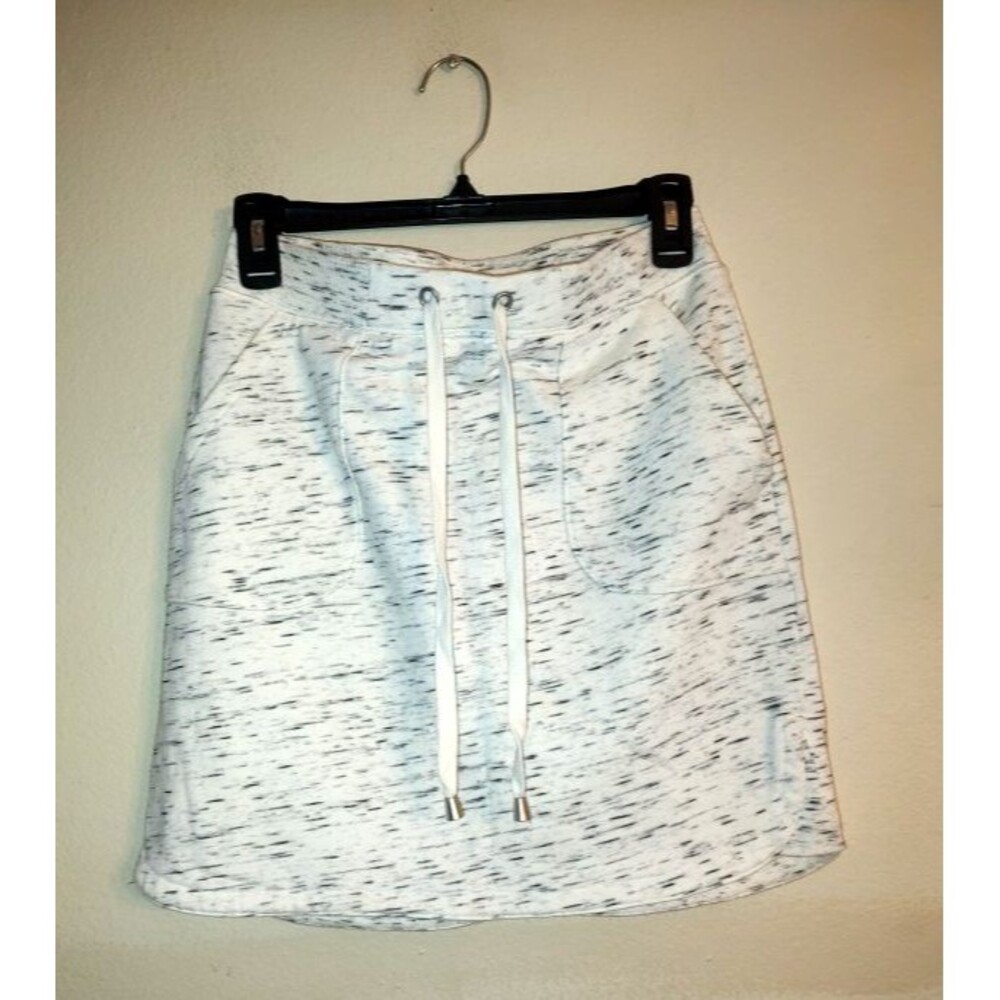 Women's Dakini Melange White Grayish Short Pull On Stretchy Soft Skirt Size XS